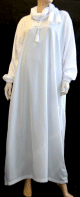 Abaya marque ALHaya de couleur blanche avec manches elastiques et son chale