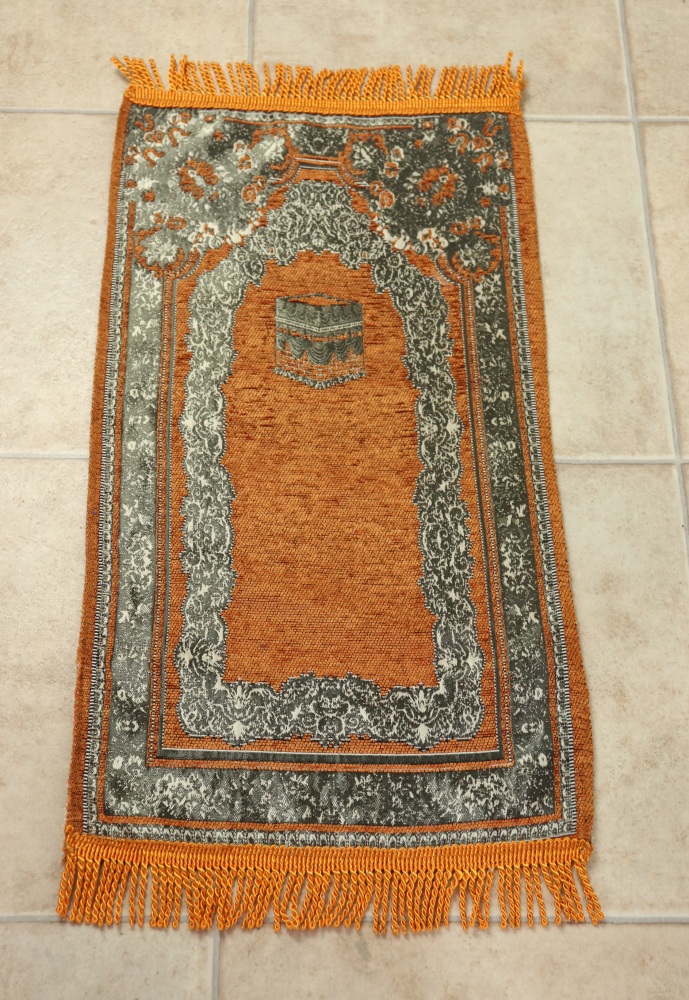 Tapis de prière enfant musulman - Bébé et petit enfant de couleur violet -  Objet de décoration ou oeuvre artisanale sur