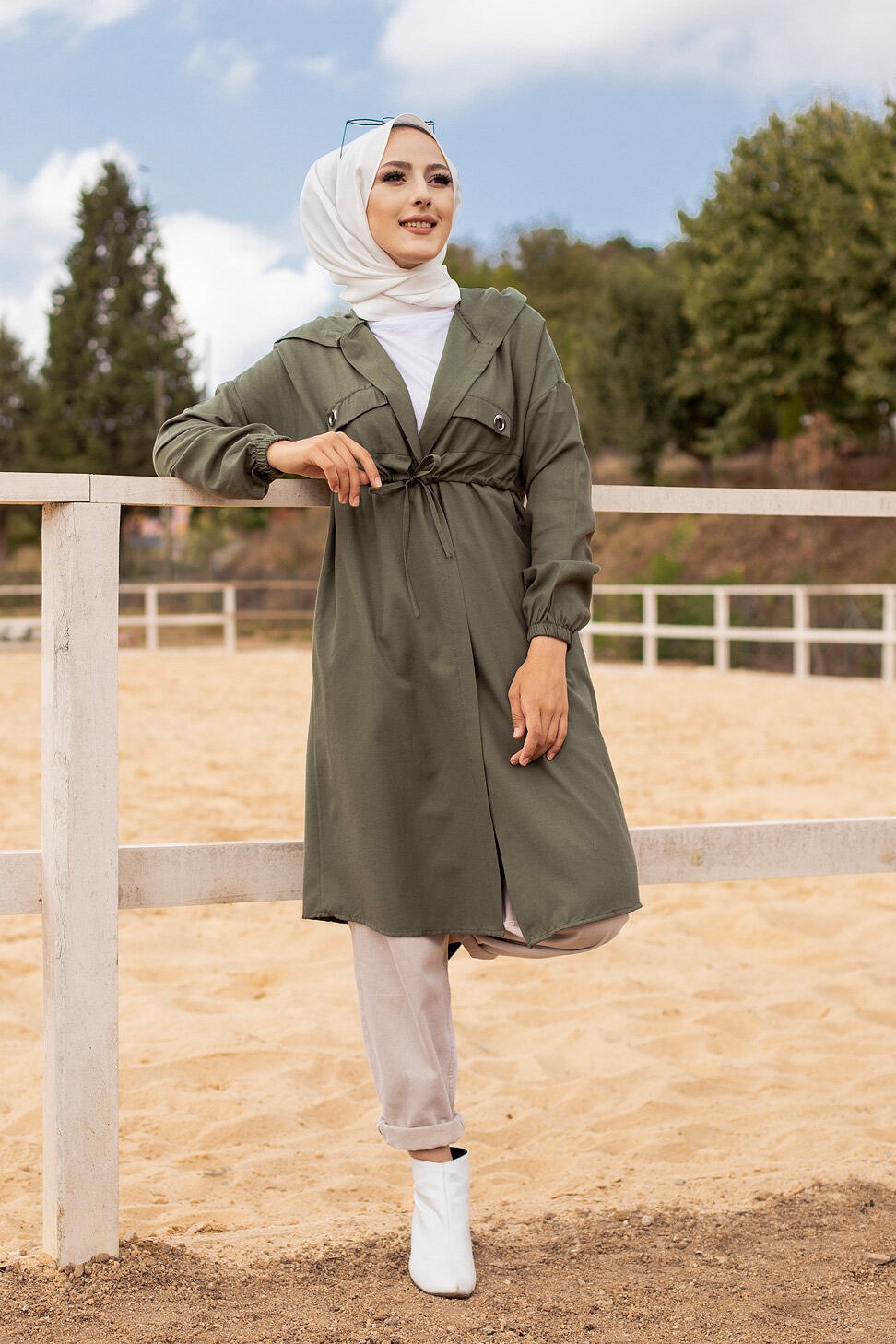 Veste longue à capuche type Sportswear pour femme voilée - Couleur  anthracite - Prêt à porter et accessoires sur
