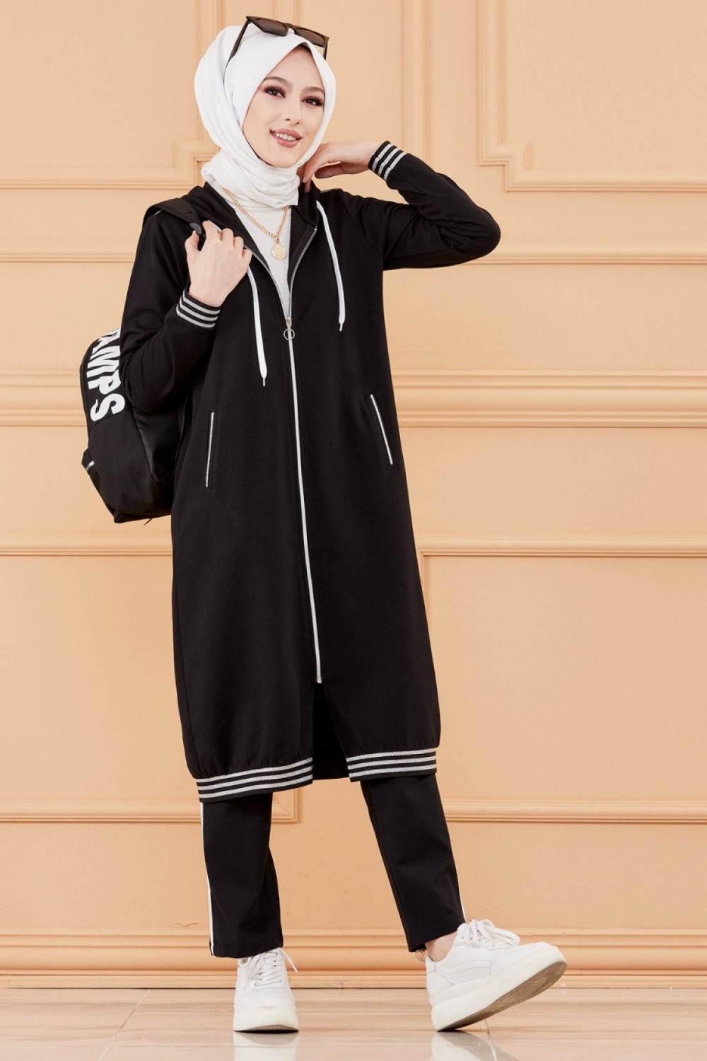Veste longue zippée style sportswear (Robe Sport pour femme voilée