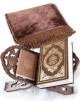 Pack cadeau marron : Le Noble Coran Bilingue (francais/arabe) Couverture en Daim - La Citadelle du musulman - Porte Coran et Tapis de priere assortis