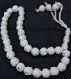 Chapelet "Sebha" blanc ultra-resistant (33 grains avec decorations argentees croissant musulman)