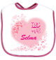 Bavoir avec illustration d'un grand coeur rose personnalise avec prenom du bebe (mixte)