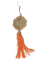 Porte-cles / pendentifs en bois de forme heptagone sculpte d'arabesques et decore de pompon en sabra de couleur orange